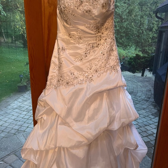 Wedding Dress - Picture 3 of 6